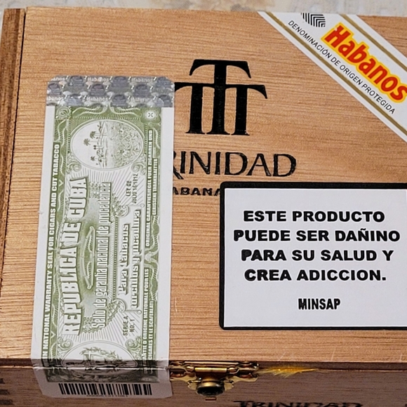 Authentic Wooden Cigar Box - Picture 3 of 6